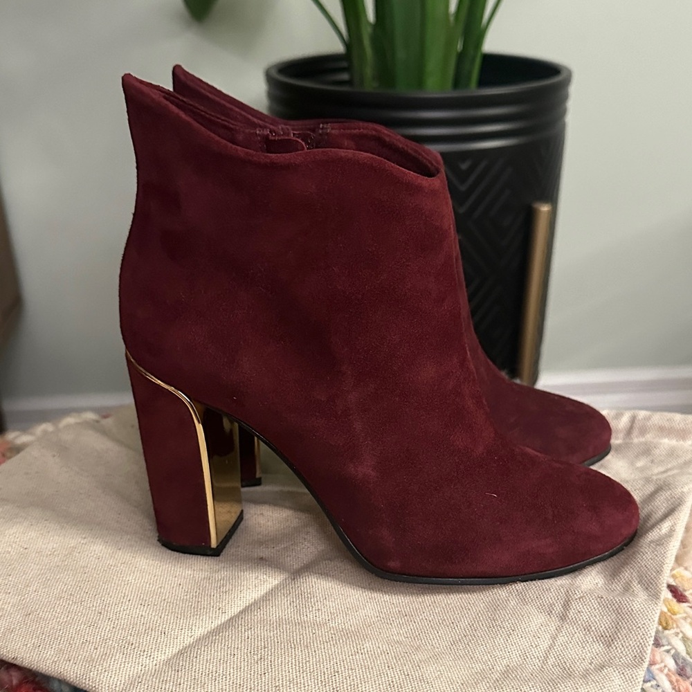 Elegant Burgundy Suede Ankle Boots